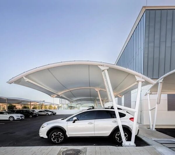 Bạt căng che xe ô tô bãi xe
