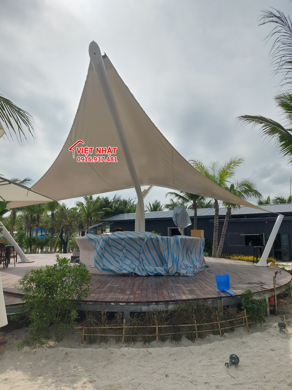Mái bạt căng tại chill beach bar quảng ninh