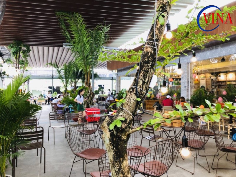 Top những mẫu mái che quán cafe sân vườn đẹp nhất đáng lựa chọn