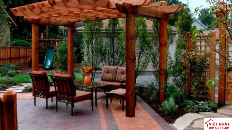 Mái che sân vườn làm từ chất liệu gỗ nhựa thân thiện với môi trường - Mẫu 4