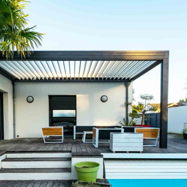 Smart Pergola® lại mang đến sự tiện lợi và linh hoạt của công nghệ hiện đại